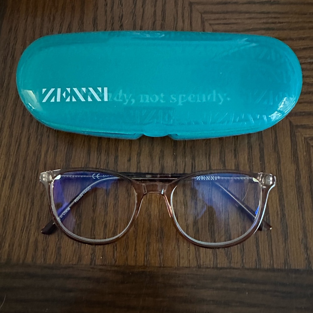 Zenni women’s 2.0 reader glasses with case